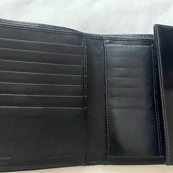 PRADA WALLET (Authentic) Tri-Fold wallet ✨EUC. - Picture 6 of 8